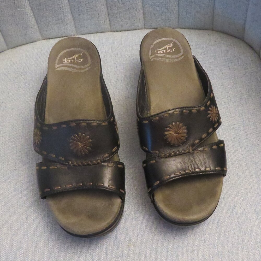 Dansko Black Sandals Size 37/6.5-7